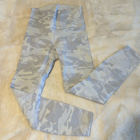 Lululemon leggings - Picture 1 of 2